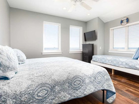 Shipwrecked by Meyer Vacation Rentals