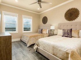 Sun Swept by Meyer Vacation Rentals