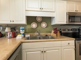 Surf Side Shores by Meyer Vacation Rentals
