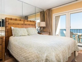 Surf Side Shores by Meyer Vacation Rentals