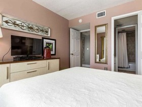 Surf Side Shores by Meyer Vacation Rentals