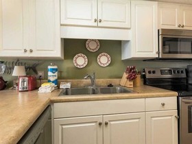 Surf Side Shores by Meyer Vacation Rentals