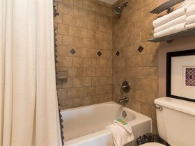 Surf Side Shores by Meyer Vacation Rentals
