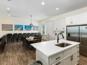 The Blind Melon by Meyer Vacation Rentals