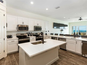 The Blind Melon by Meyer Vacation Rentals