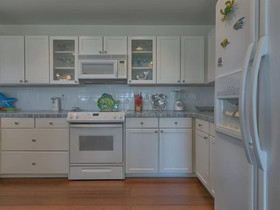 The Crab Hole by Meyer Vacation Rentals