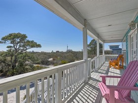 The Crab Hole by Meyer Vacation Rentals