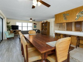 The Flip Side by Meyer Vacation Rentals