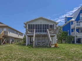 The Flip Side by Meyer Vacation Rentals