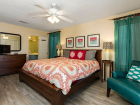 The Flip Side by Meyer Vacation Rentals