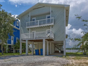 The Flip Side by Meyer Vacation Rentals