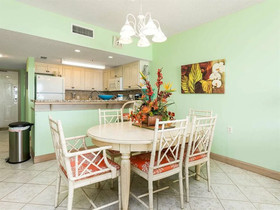 Tropical Winds by Vacasa