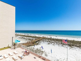 Tropical Winds by Vacasa