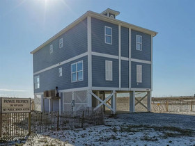 Wave Dancer by Meyer Vacation Rentals