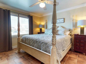 West Beach Bungalow by Meyer Vacation Rentals