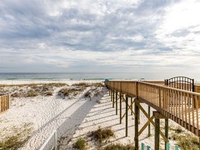 Wit's End by Southern Vacation Rentals