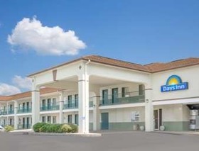 Days Inn by Wyndham Hamilton