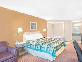 Days Inn by Wyndham Hamilton