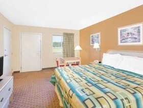 Days Inn by Wyndham Hamilton