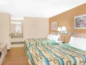 Days Inn by Wyndham Hamilton