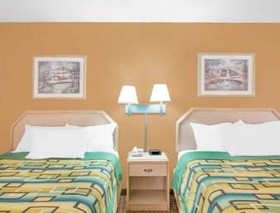 Days Inn by Wyndham Hamilton