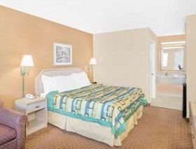 Days Inn by Wyndham Hamilton