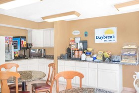 Days Inn by Wyndham Hamilton