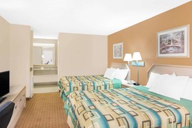 Days Inn by Wyndham Hamilton