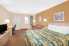 Days Inn by Wyndham Hamilton