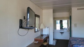 Hamilton Holiday Motel