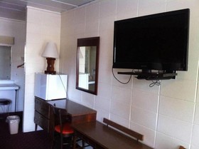 Hamilton Holiday Motel