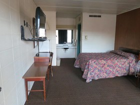 Hamilton Holiday Motel