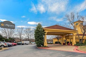 La Quinta Inn & Suites by Wyndham Birmingham Homewood