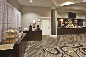 La Quinta Inn & Suites by Wyndham Birmingham Homewood