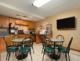 Super 8 by Wyndham Homewood Birmingham Area