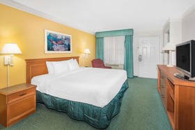 Motel 6 Huntsville, AL - University Dr