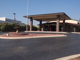Econo Lodge Inn & Suites