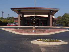 Econo Lodge Inn & Suites