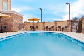 Holiday Inn Express & Suites Huntsville West - Research Pk