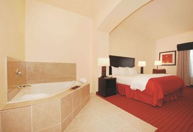 La Quinta Inn & Suites Huntsville Airport Madison