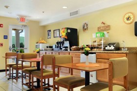 Microtel Inn & Suites by Wyndham Huntsville