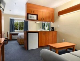 Microtel Inn & Suites by Wyndham Huntsville