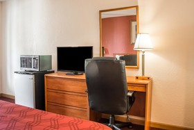 Econo Lodge Madison Airport
