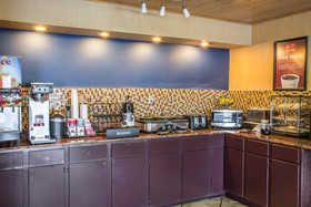 Econo Lodge Madison Airport