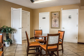 Econo Lodge Madison Airport