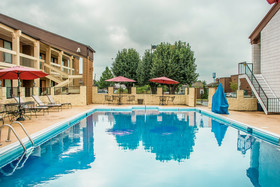 Econo Lodge Madison Airport