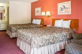 Econo Lodge Madison Airport