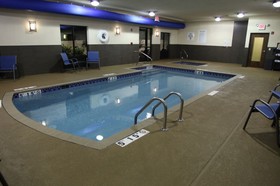 Holiday Inn Express & Suites Huntsville Airport
