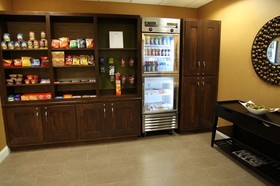 Holiday Inn Express & Suites Huntsville Airport