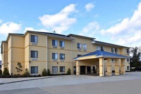 Days Inn by Wyndham North Mobile